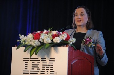 新闻：IBM召开2013云数据中心高峰论坛